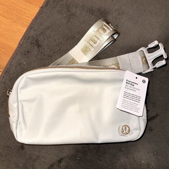 lululemon athletica Handbags - NWT Lululemon Everywhere Belt Bag - Small 1L - Vapor/Gold Silver Sparkle